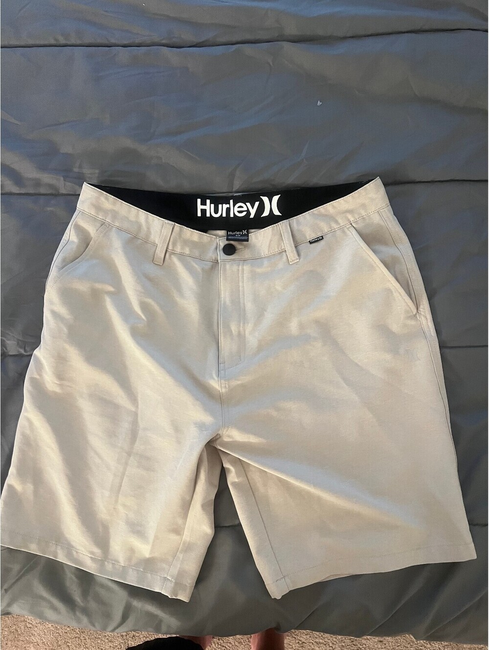 Hurley Mens casual walking shorts beige size 36